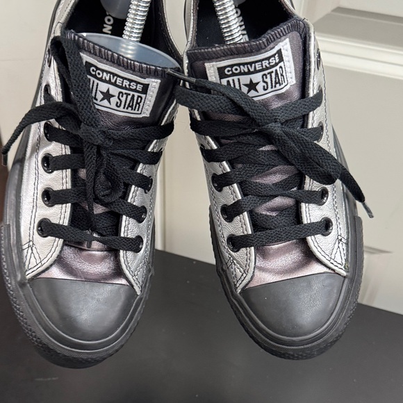 Converse Platform Women's Metallic Silver and Black Sneakers, Sz 7 - Picture 9 of 11
